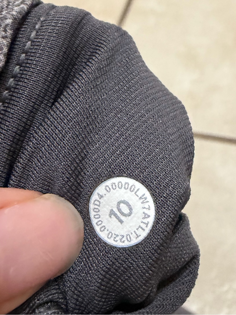 Lululemon Hotty Hot Short Low Rise 4” - Picture 4 of 4